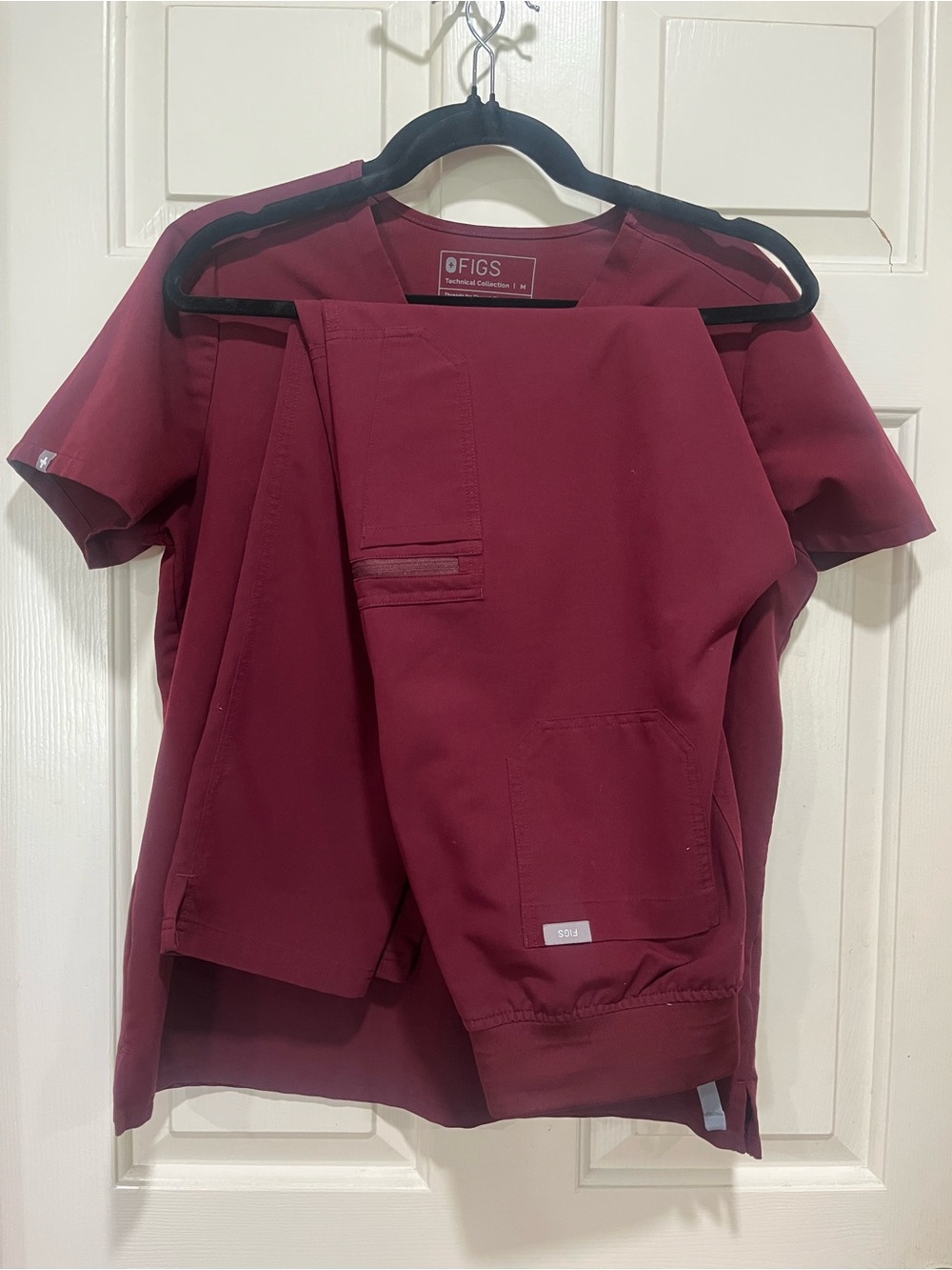 Figs Womens Burgundy Set -Catarina Scrub Top &YolaStyle HWaisted Pants in Medium
